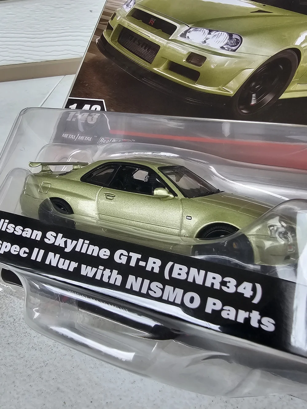 Hot Wheels Premium 1:43 Nissan Skyline GT-R BNR34 V-Spec II Nur R34